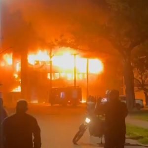 Incêndio causa danos a prédio da Universidade Federal de Pernambuco