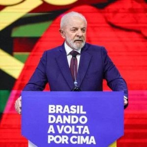 Lula anuncia votação do fim da escala 6×1 para esta quarta-feira (14) no Senado