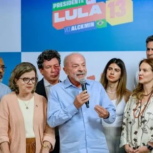 Lula celebra avanço do fim da 6×1 e defende investimento público