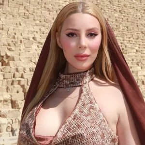 Quem é Malévola, influenciadora trans que foi presa no Egito