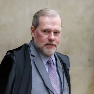 Dias Toffoli, ministro do TSE e do STF, vota no 2º turno em Brasília