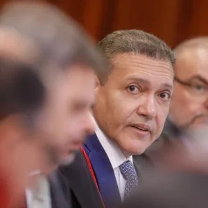 “Exército do Lula”: entenda decisões do TSE sobre canal criado por Janones