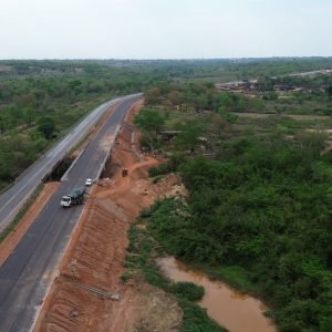 Trecho da BR-364 entre Várzea Grande e Acorizal (MT) tem bloqueio total para obras em nova ponte