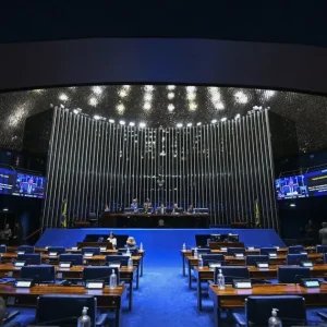 Veja como votou cada senador na PEC que acaba com a escala 6×1