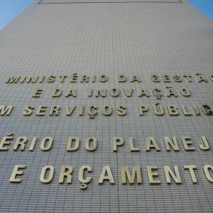 Governo libera R$ 5,2 bilhões para reforçar assistência social e saúde