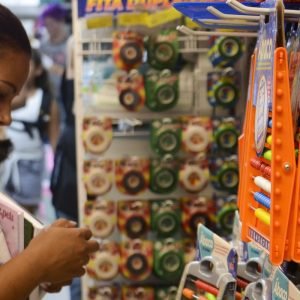 Vendas no comércio varejista têm variação de 0,1% em agosto