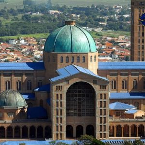 Santuário de Aparecida terá missas, consagração e procissão no feriado