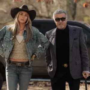 “É claro que é nepotismo”, afirma Stallone sobre papel da filha em série