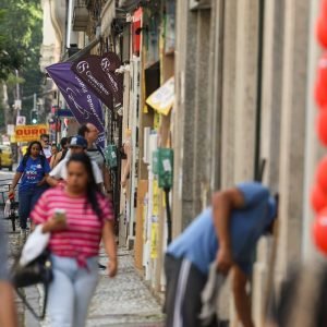 Fim da escala 6×1 traz esperança de mais tempo para família e saúde
