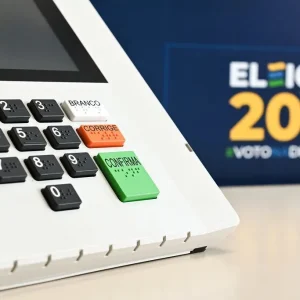 Votação prorrogada após urnas fechadas expõe falha de coordenação nas eleições