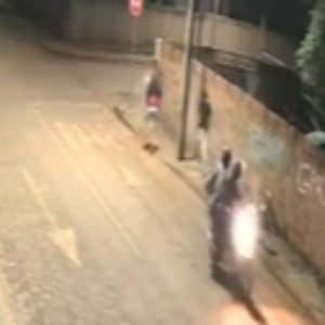 Jovens que conversavam em calçada sofrem tentativa de chacina em MT