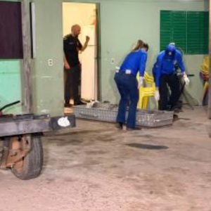 Homem é encontrado morto dentro de casa revirada e com manchas de sangue em Cuiabá