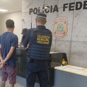 Eleitor é detido após gravar votação em cabine eleitoral em MT