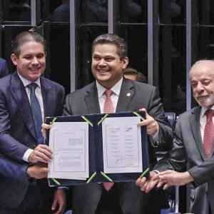 Congresso promulga emenda do fim da 6×1; escala 5×2 começa em 60 dias